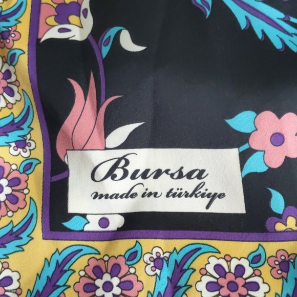 Turkish silk scarf with peacock pattern - Picture 2 of 3